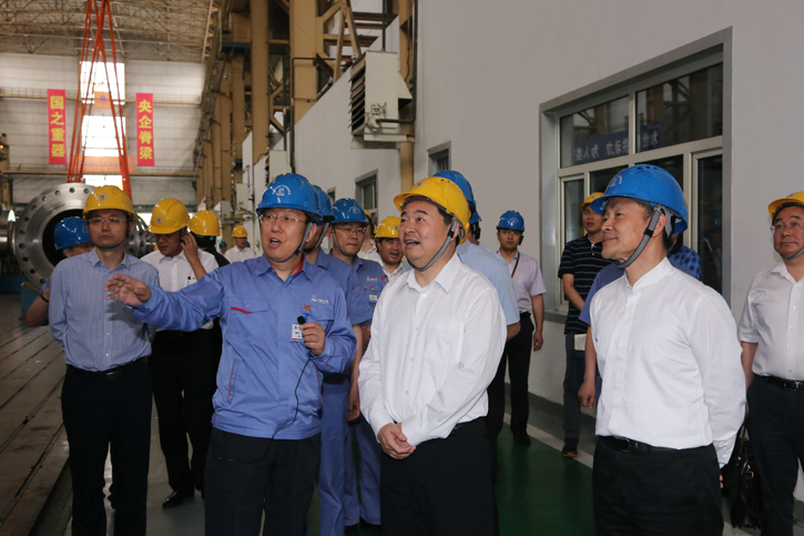 郝鹏旅行考察尊龙凯时集团所属企业电机公司